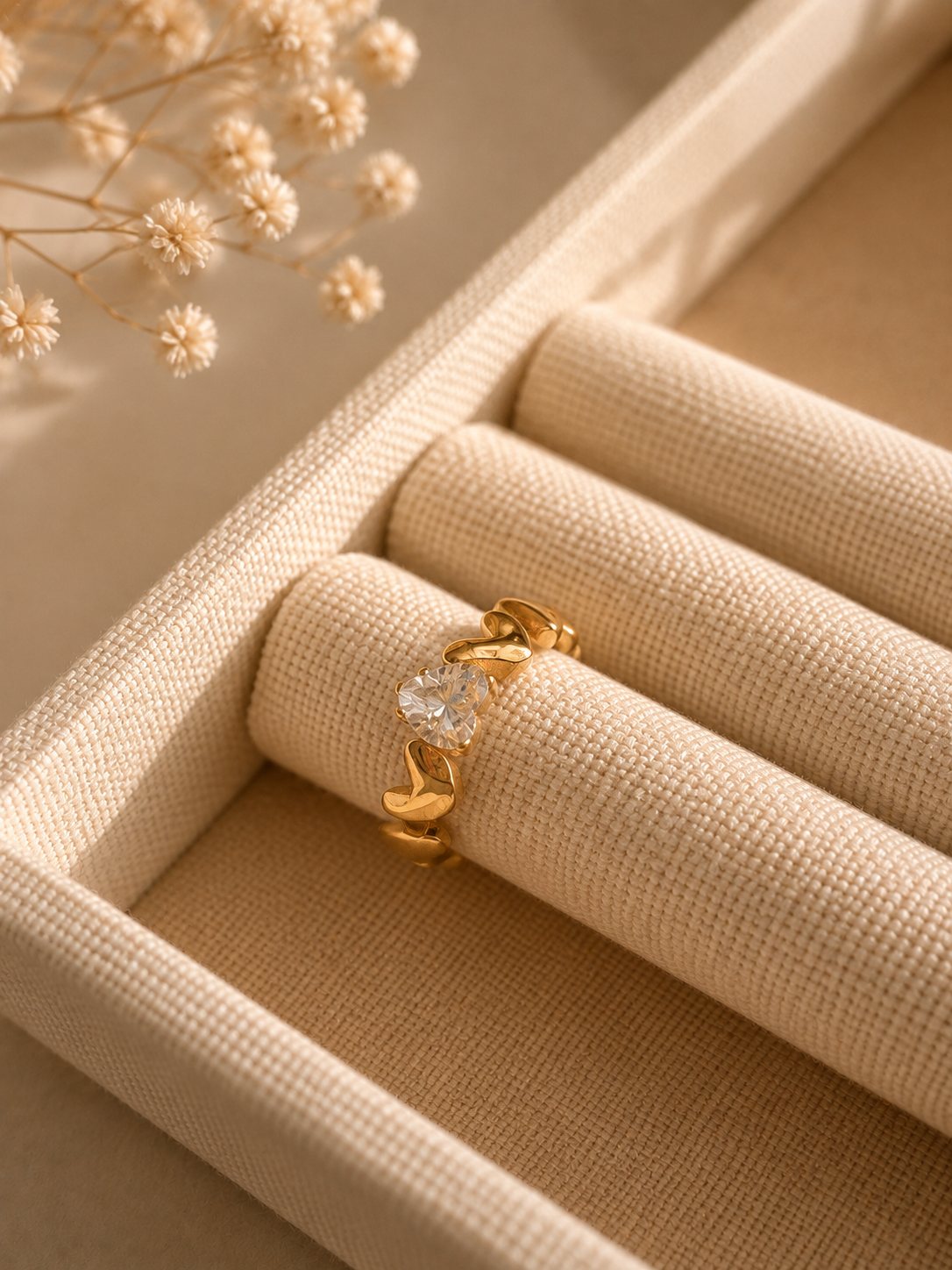 Amora Ring