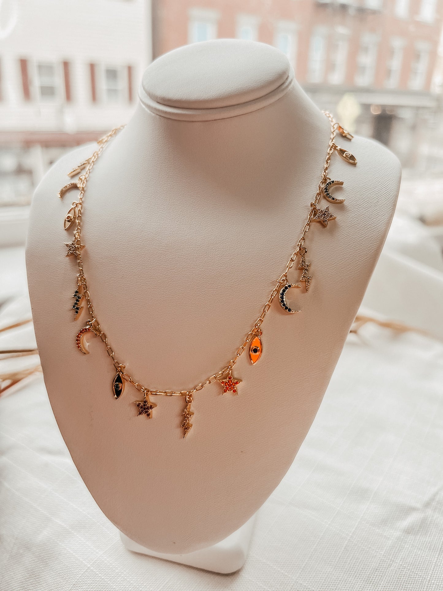 Multicharm choker