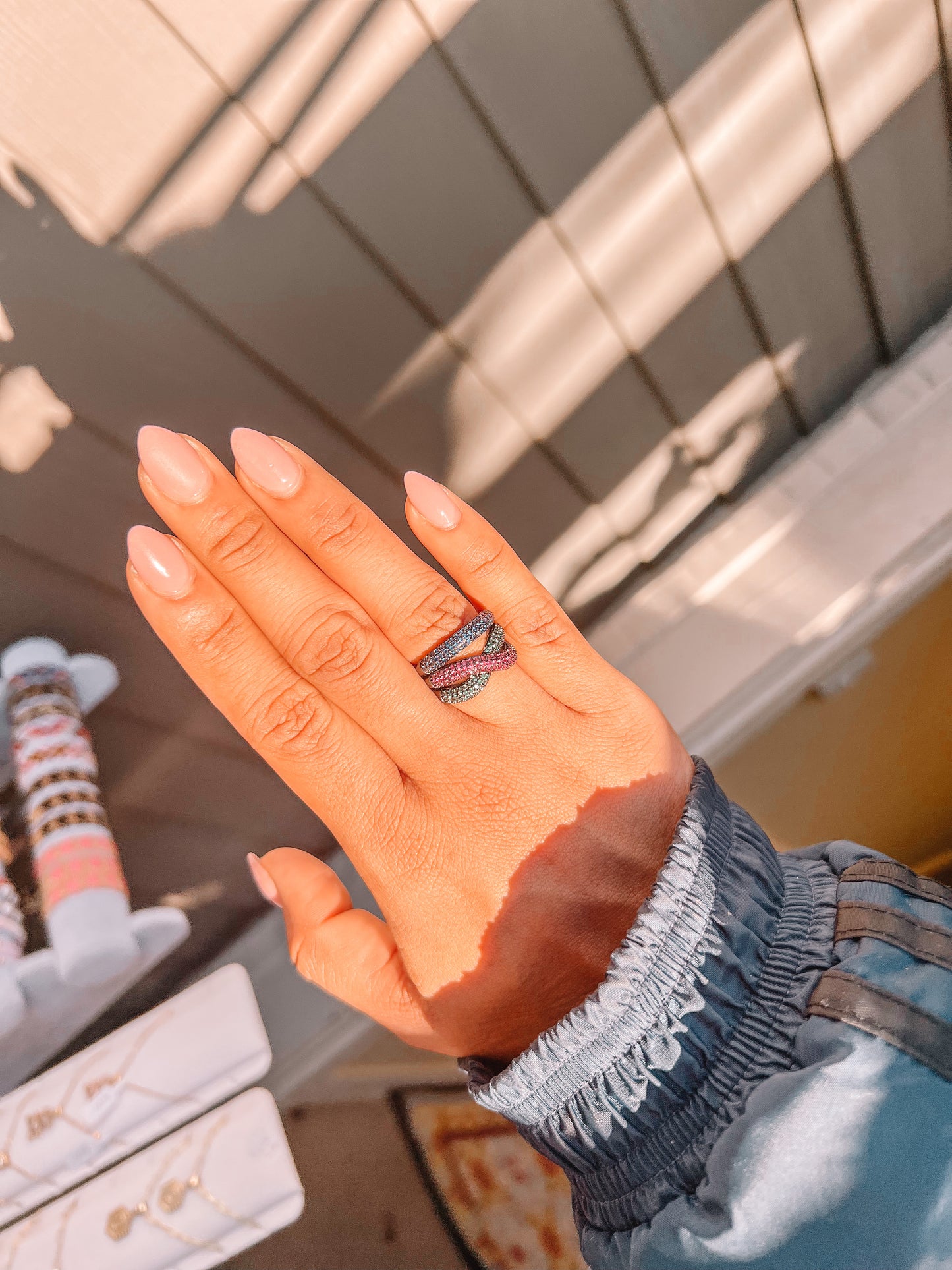 Tricolor Intertwin Ring