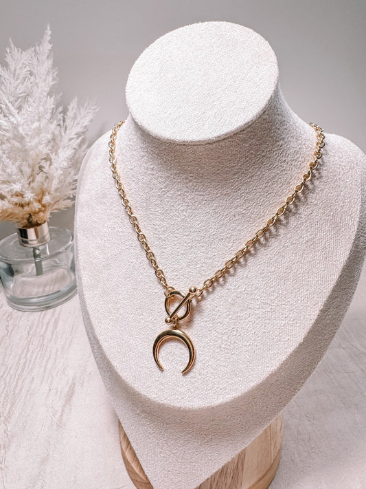 The Crescent Moon Necklace