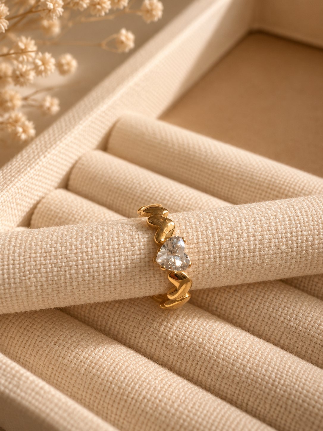 Amora Ring